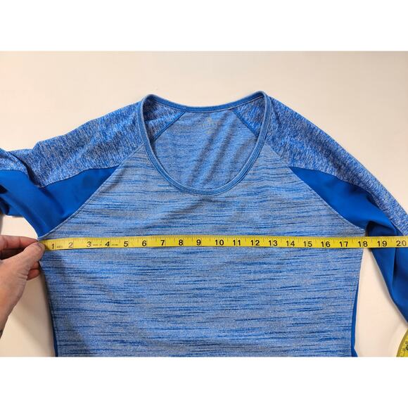 Athleta M heathered blue long sleeve performance top thumb holes running active - Picture 6 of 7
